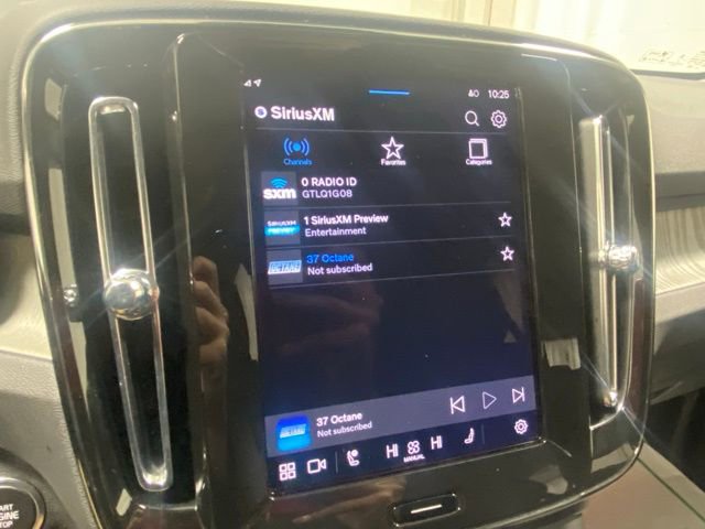 Certified 2025 Volvo XC40 B5 Core AWD/4WD image 20