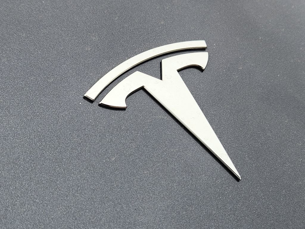 Used 2025 Tesla Model 3 Long Range RWD image 11