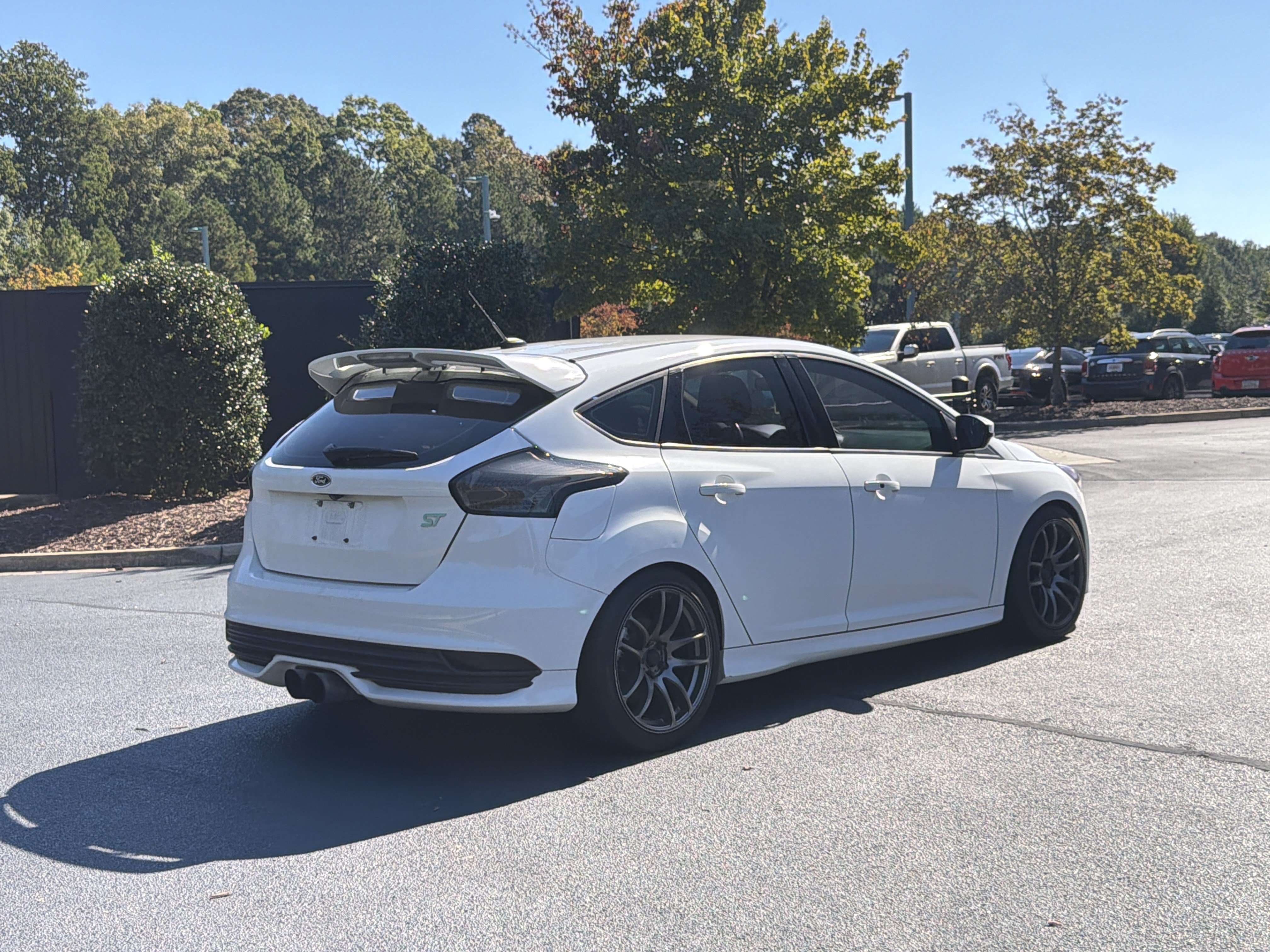 Used 2018 Ford Focus ST FWD image 3
