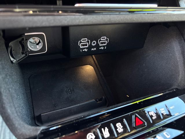 Used 2022 Jeep Wagoneer Series III w/ Flexible Seating Group image 25