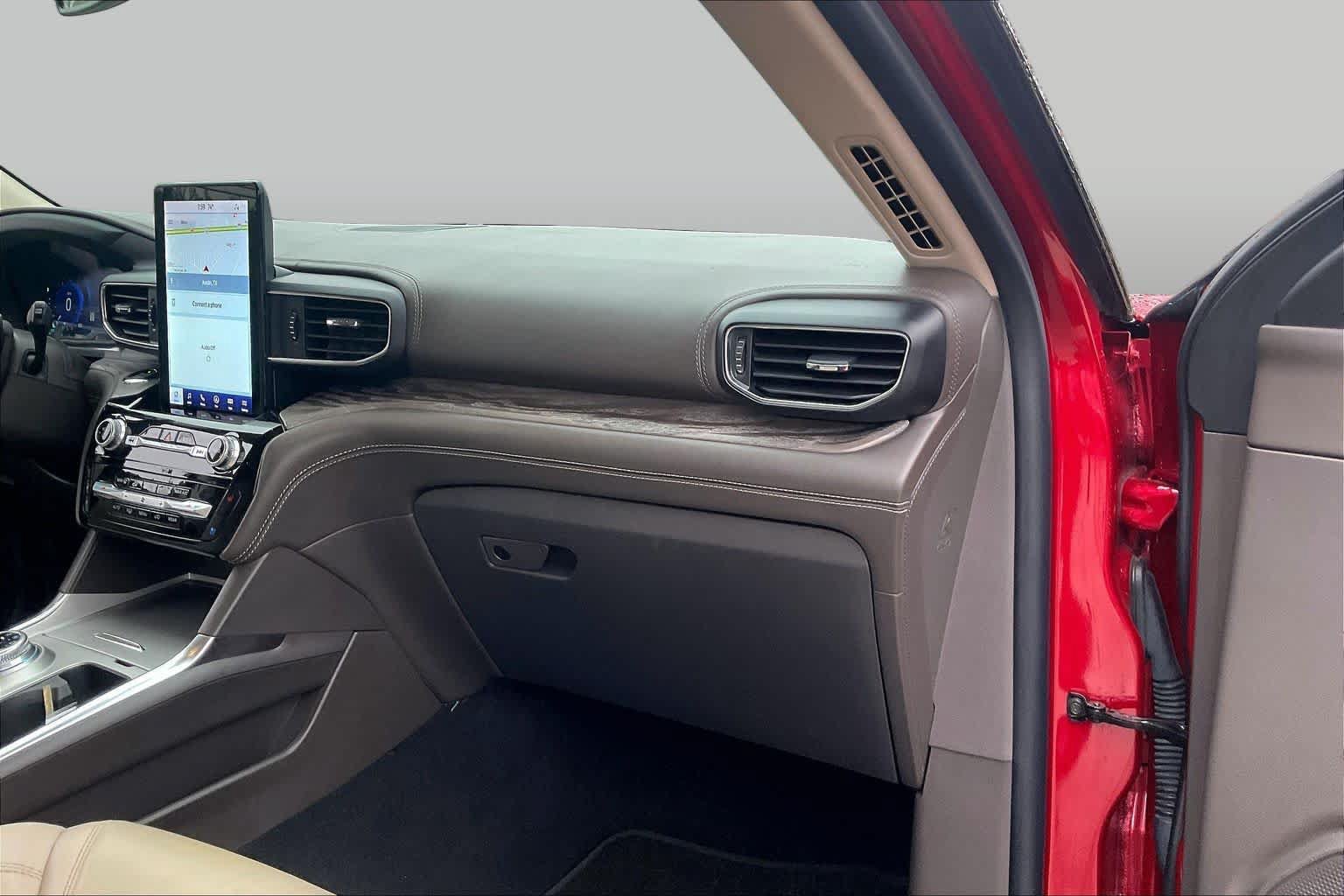 Used 2021 Ford Explorer Platinum w/ Premium Technology Package RWD image 18