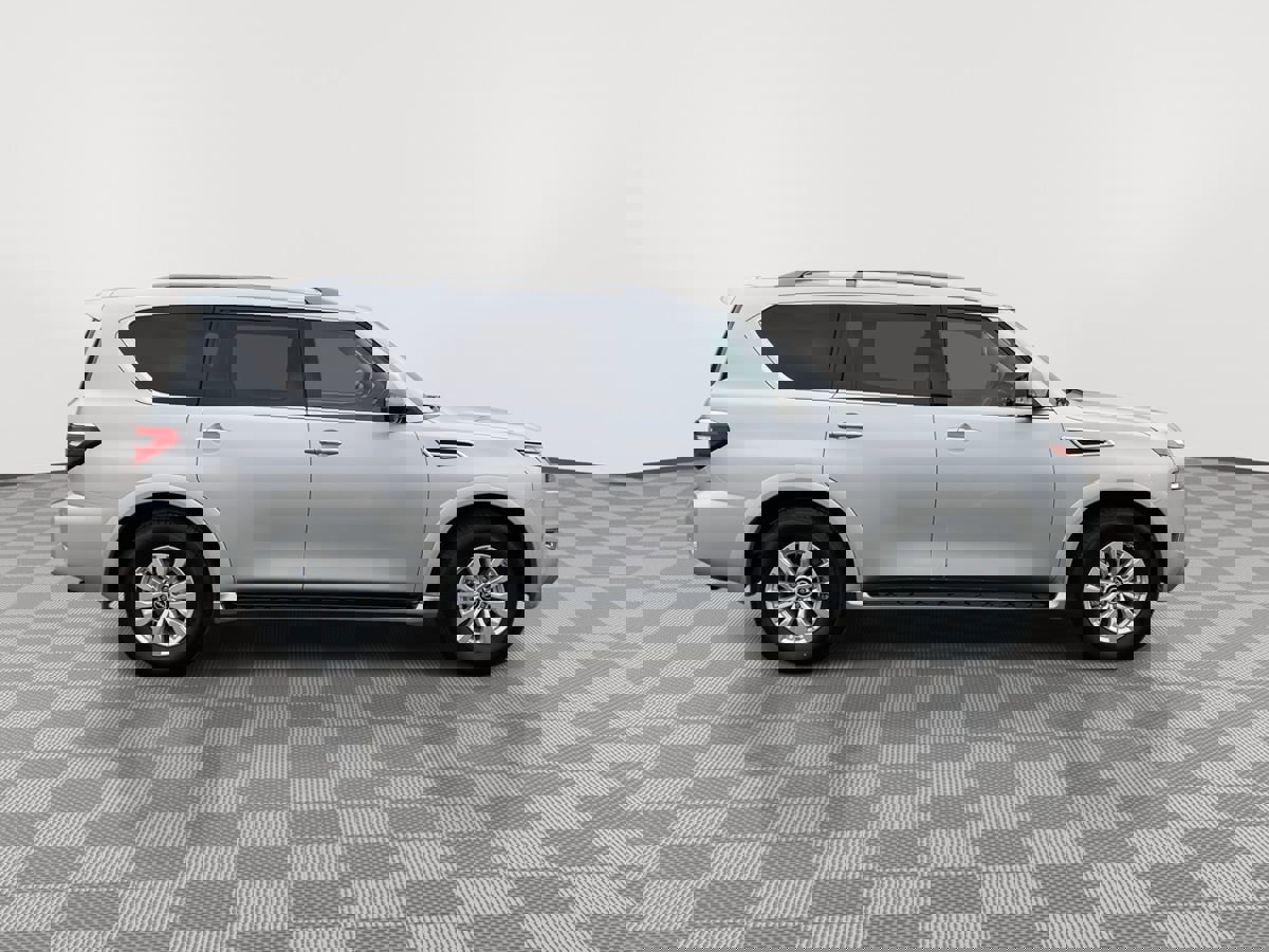 Used 2023 Nissan Armada SV image 8