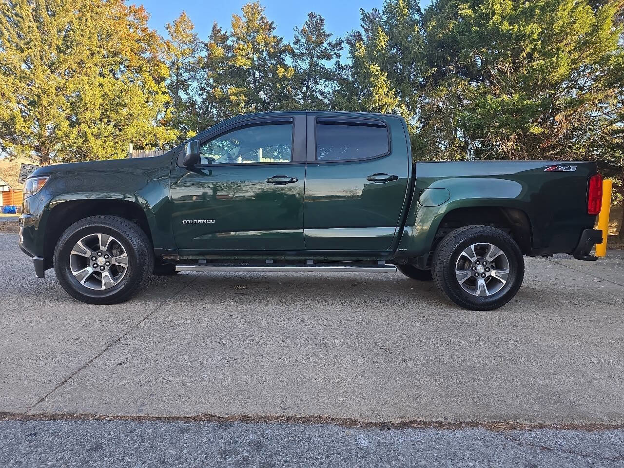 Used 2015 Chevrolet Colorado Z71 image 2