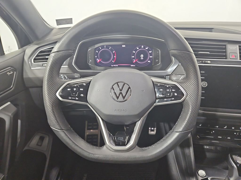 Certified 2024 Volkswagen Tiguan SEL R-Line AWD/4WD image 15