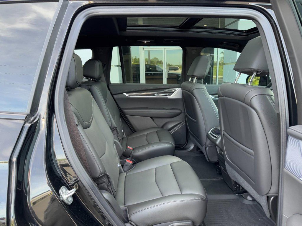 Used 2024 Cadillac XT6 Sport w/ LPO, Onyx Lite Package AWD/4WD image 13