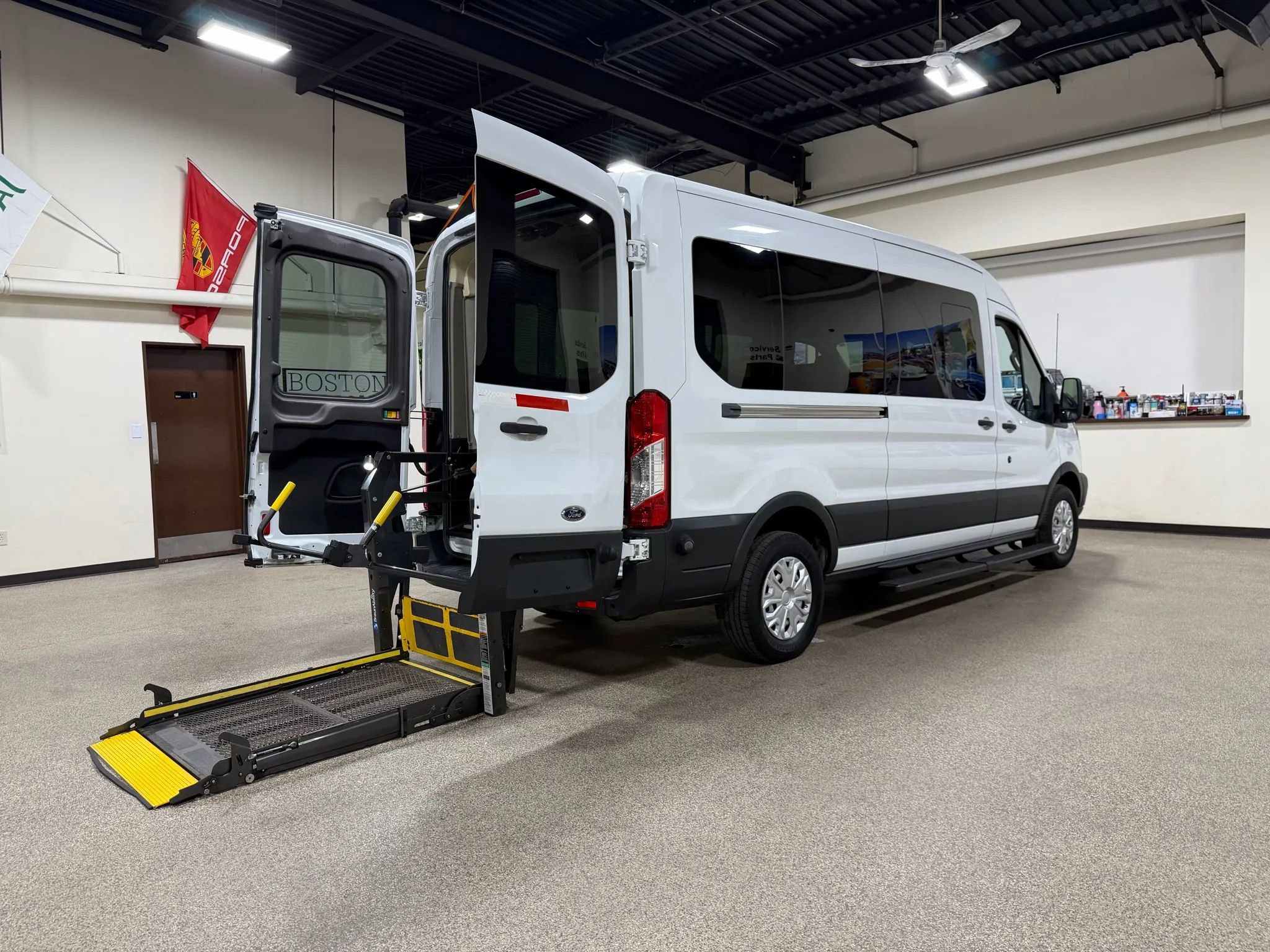 Used 2015 Ford Transit 250 148 Medium Roof RWD image 40