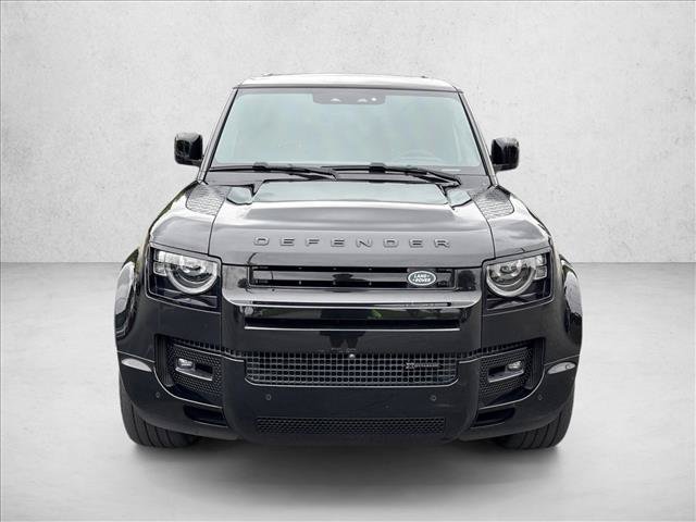Used 2023 Land Rover Defender 130 X-Dynamic SE AWD/4WD image 2