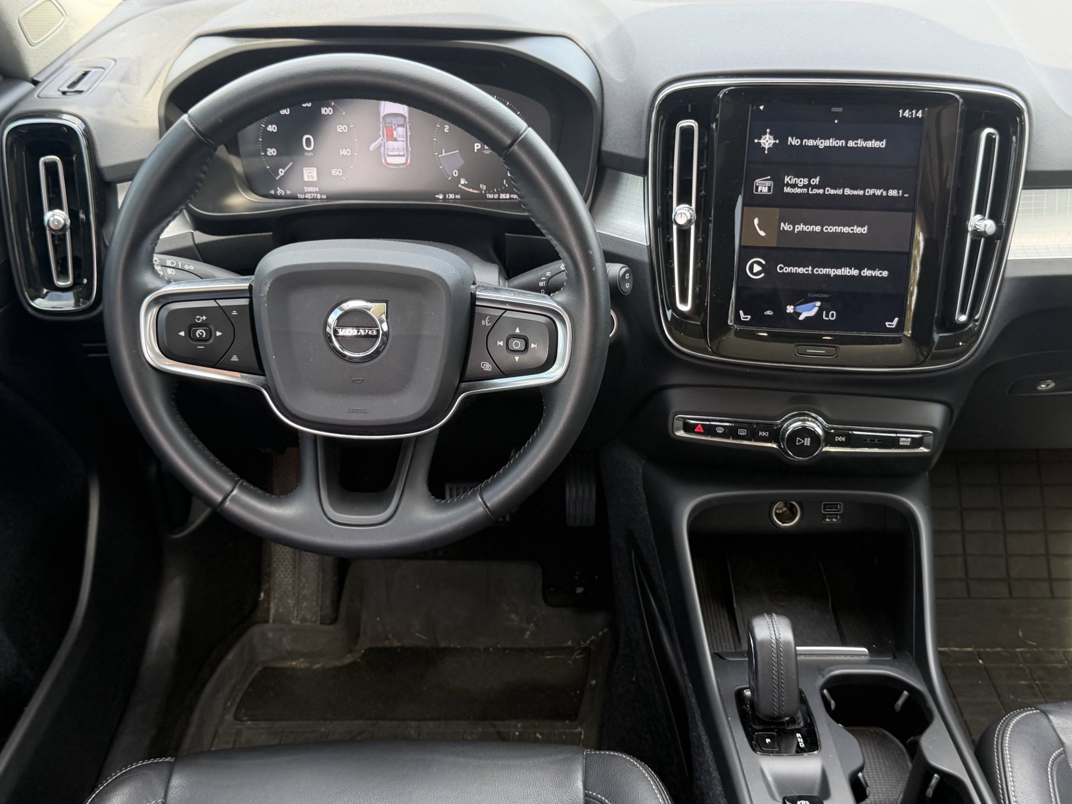 Used 2020 Volvo XC40 T5 Momentum w/ Protection Package Premier AWD/4WD image 12