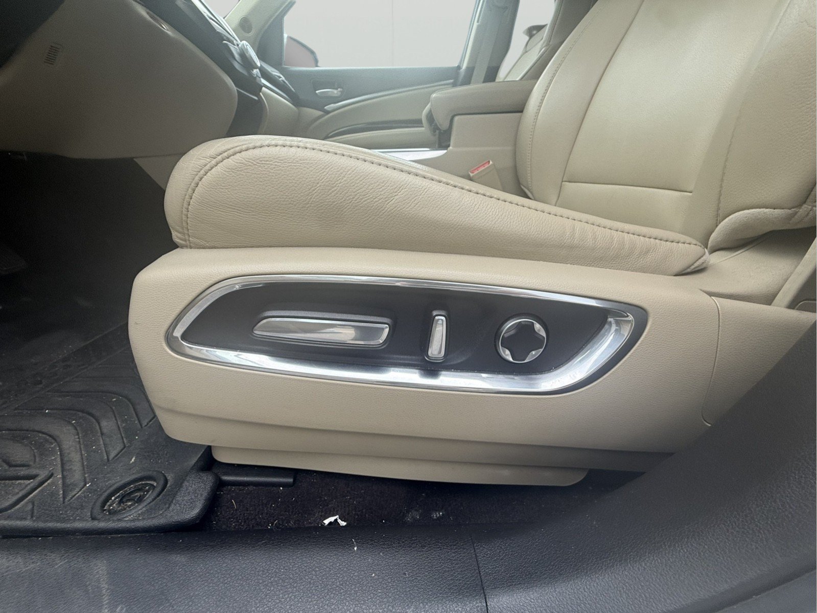 Used 2020 Acura MDX SH-AWD image 12