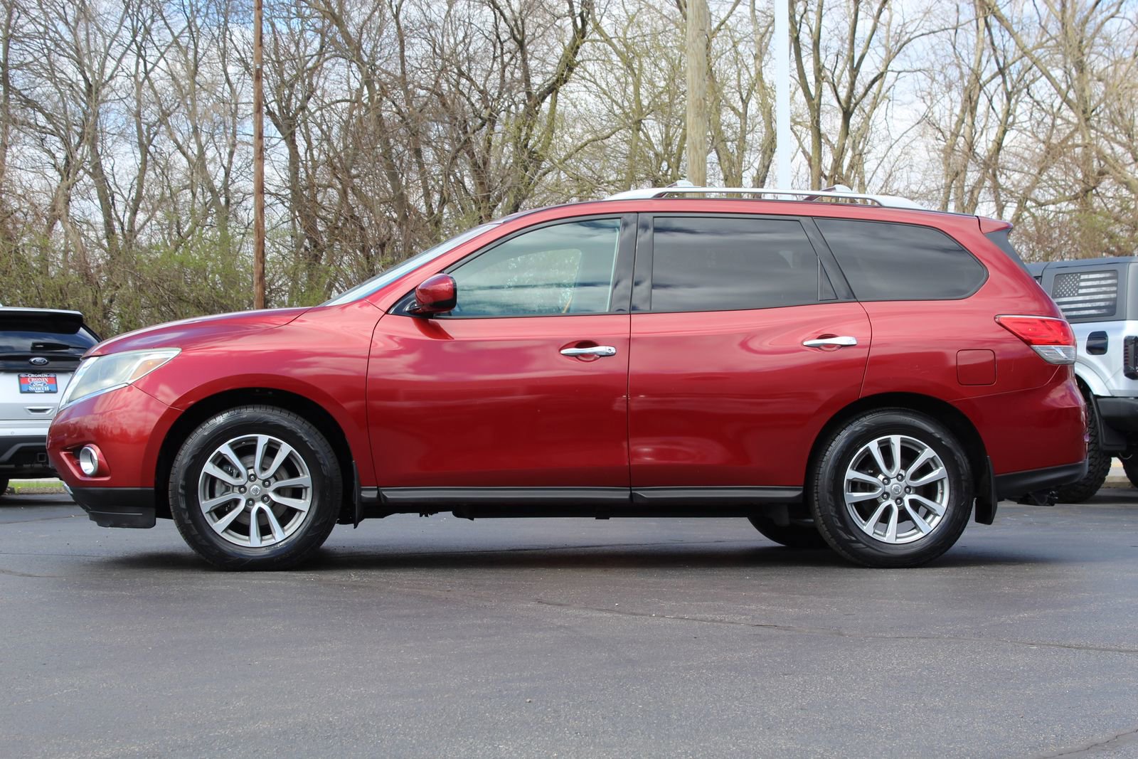 Used 2016 Nissan Pathfinder SV image 4
