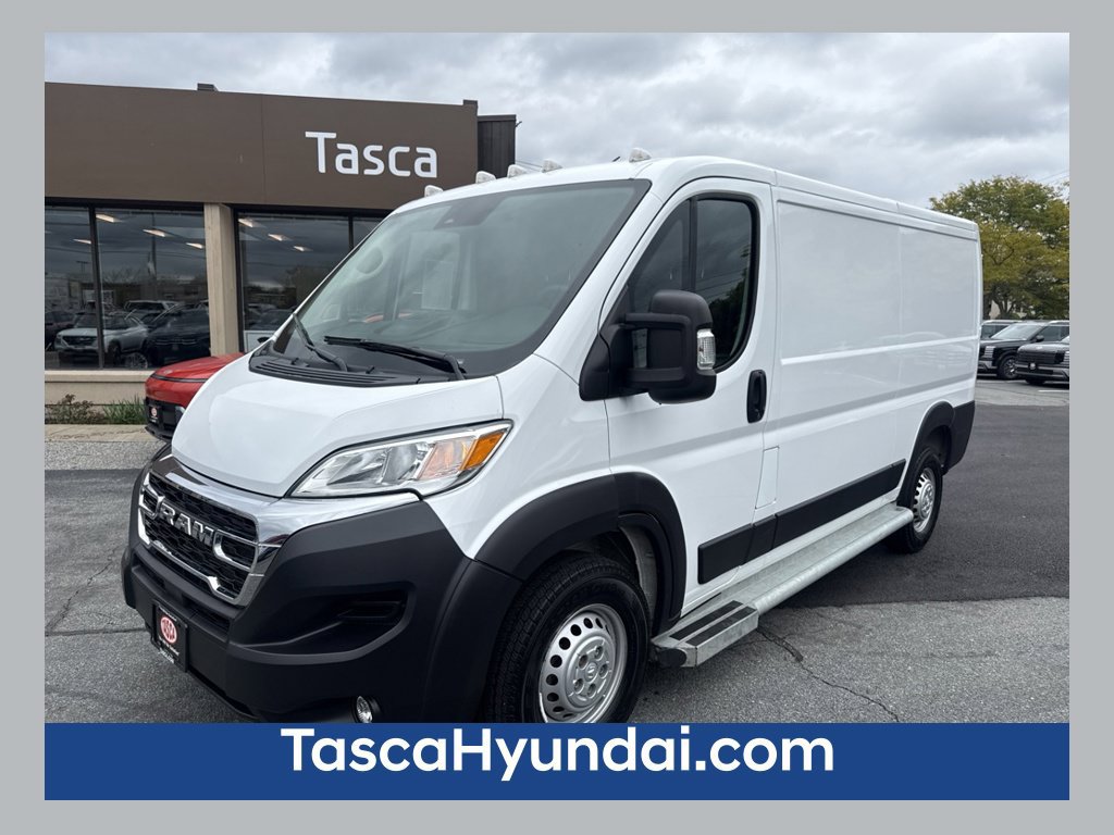 Used 2025 RAM ProMaster 2500 w/ U-Haul Equipment Group FWD image 1