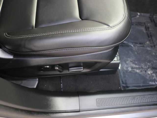 Certified 2024 Ford Explorer XLT w/ Equipment Group 202A AWD/4WD image 10