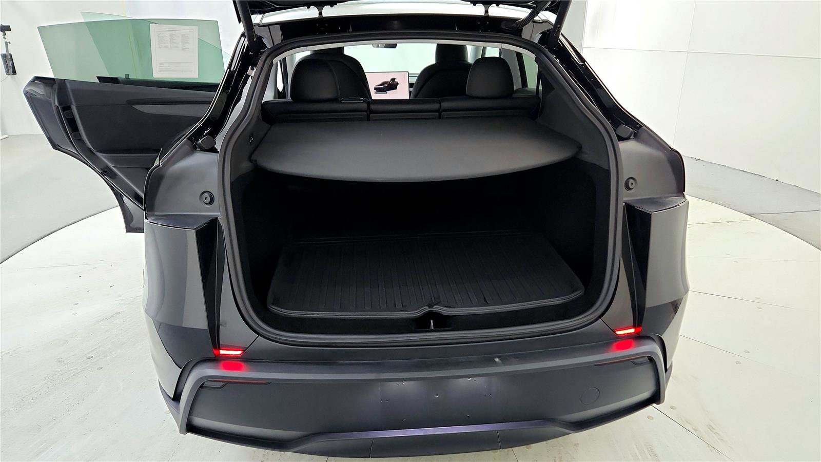 Used 2026 Tesla Model Y Long Range image 20