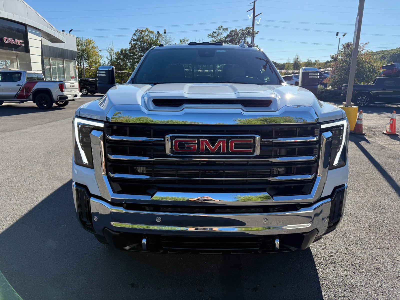 New 2026 GMC Sierra 2500 SLT w/ SLT Premium Package image 8
