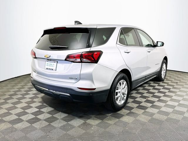 Used 2022 Chevrolet Equinox LT w/ Driver Convenience Package image 8