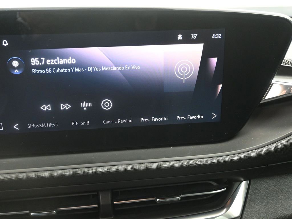 Used 2024 Buick Envista Preferred image 13