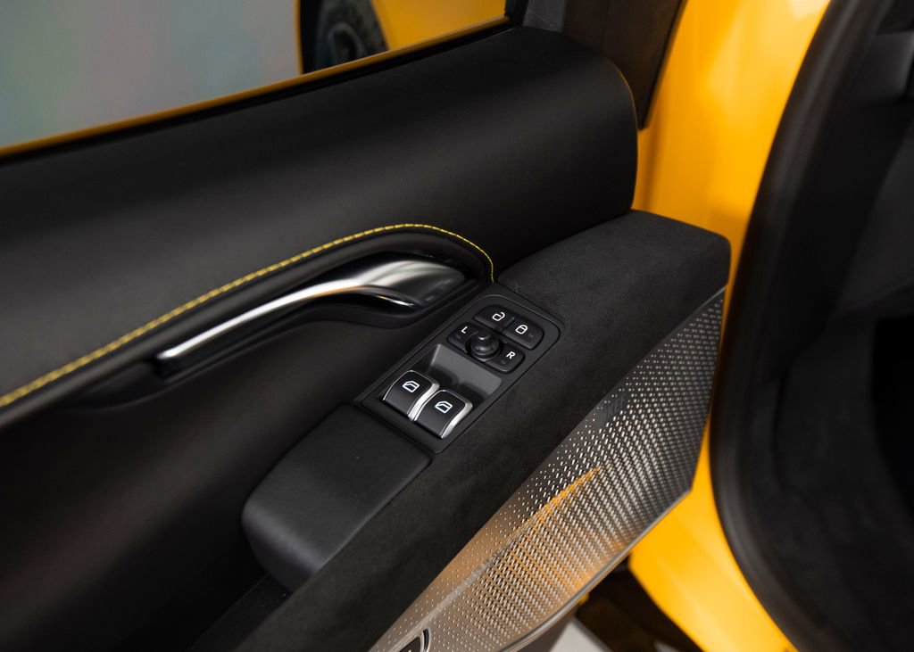 Used 2025 Lotus Emira image 13