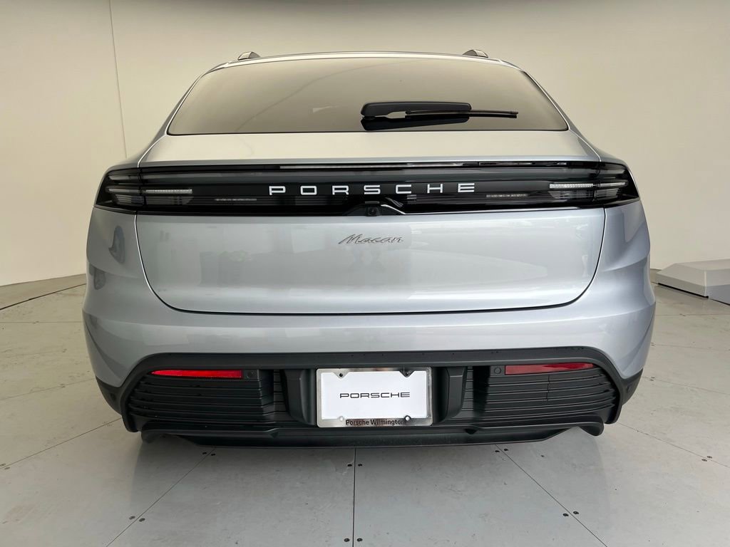 New 2025 Porsche Macan Electric image 21