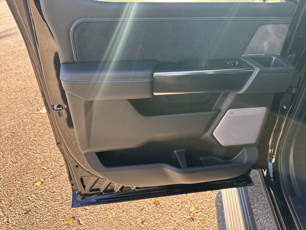 New 2025 Ford F350 Platinum w/ FX4 Off-Road Package image 21