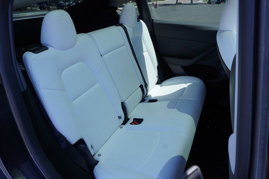 Used 2024 Tesla Model Y Long Range image 7