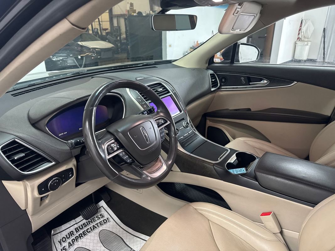 Used 2020 Lincoln Nautilus Reserve w/ Monochromatic Package image 9