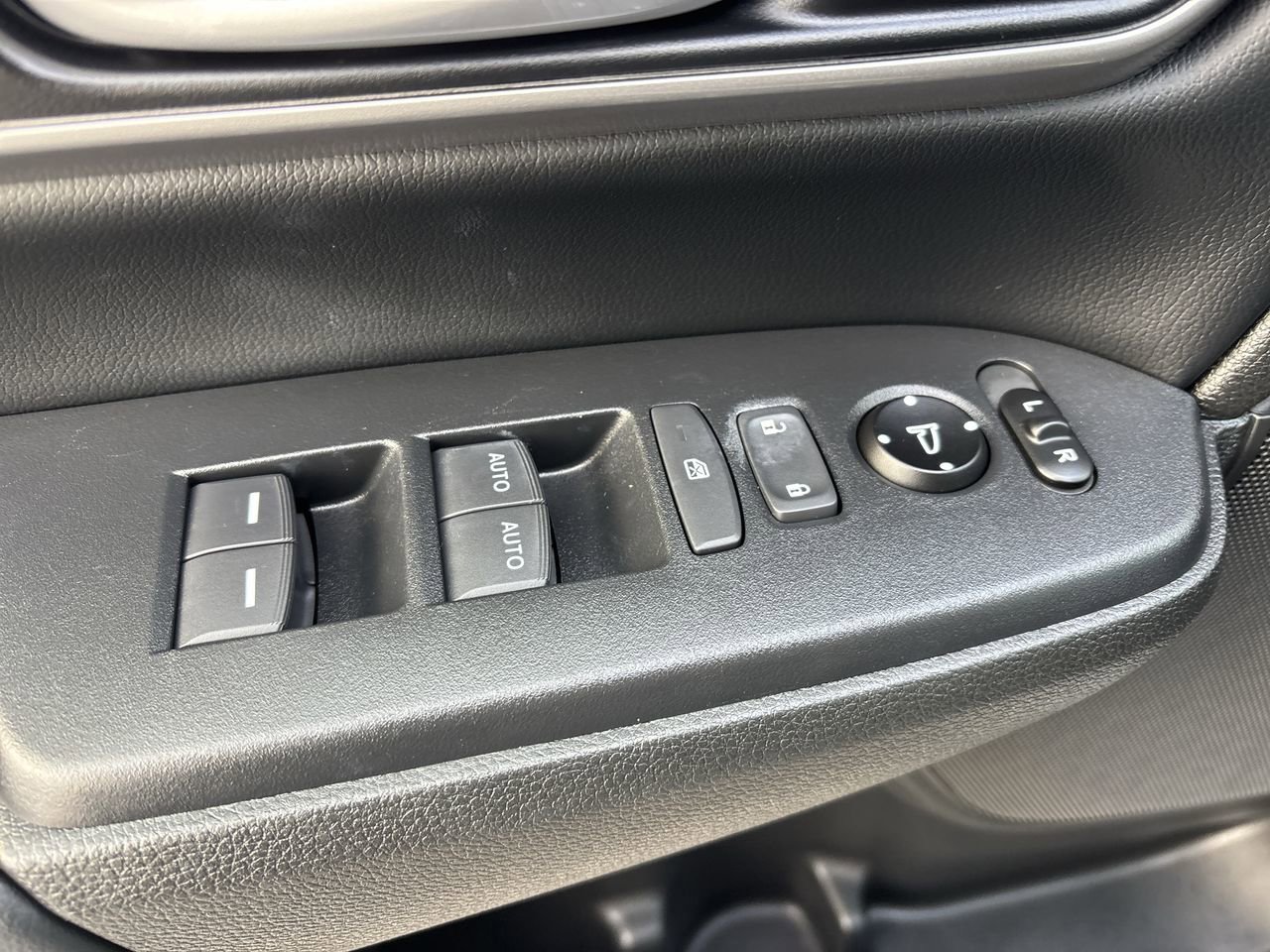 Used 2020 Honda CR-V Touring image 18