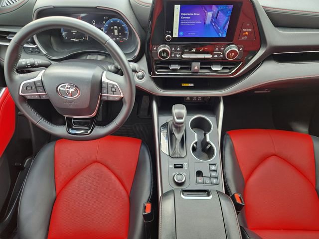 Used 2025 Toyota Highlander XSE AWD/4WD image 26