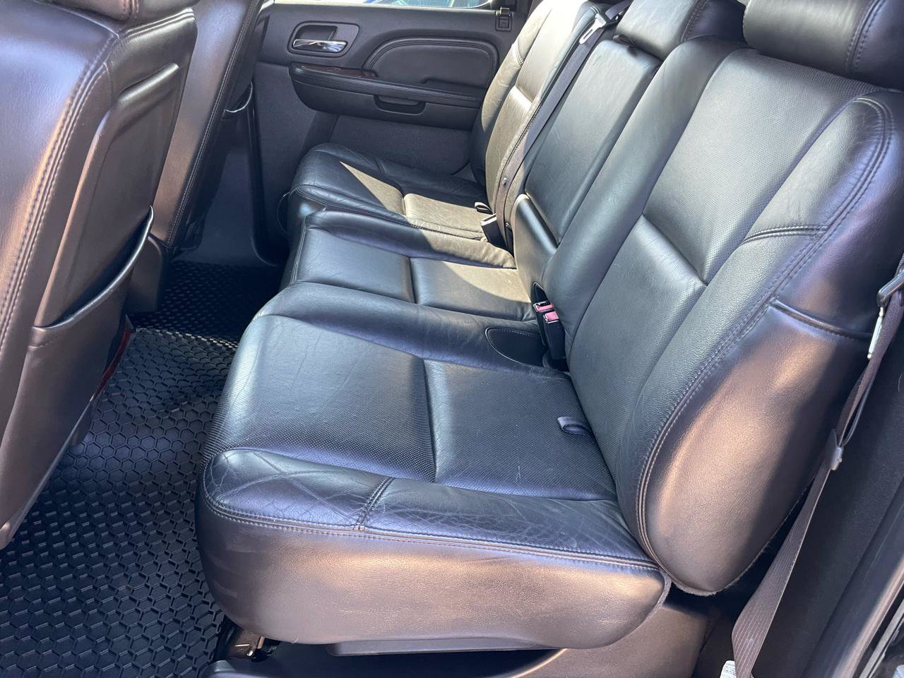 Used 2009 Cadillac Escalade EXT AWD/4WD image 32