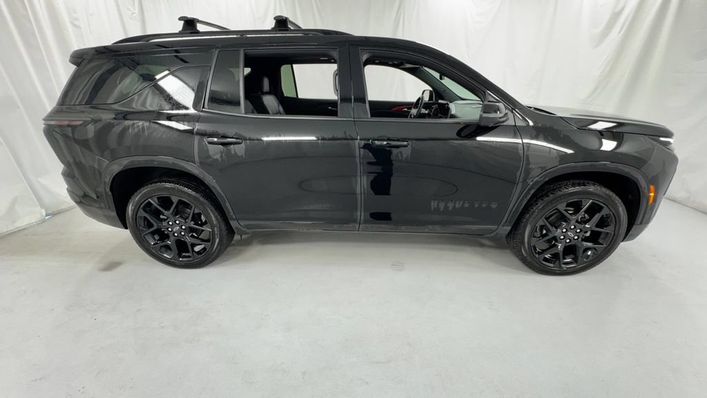 Used 2024 Chevrolet Traverse RS w/ LPO, Floor Liner Package AWD/4WD image 2