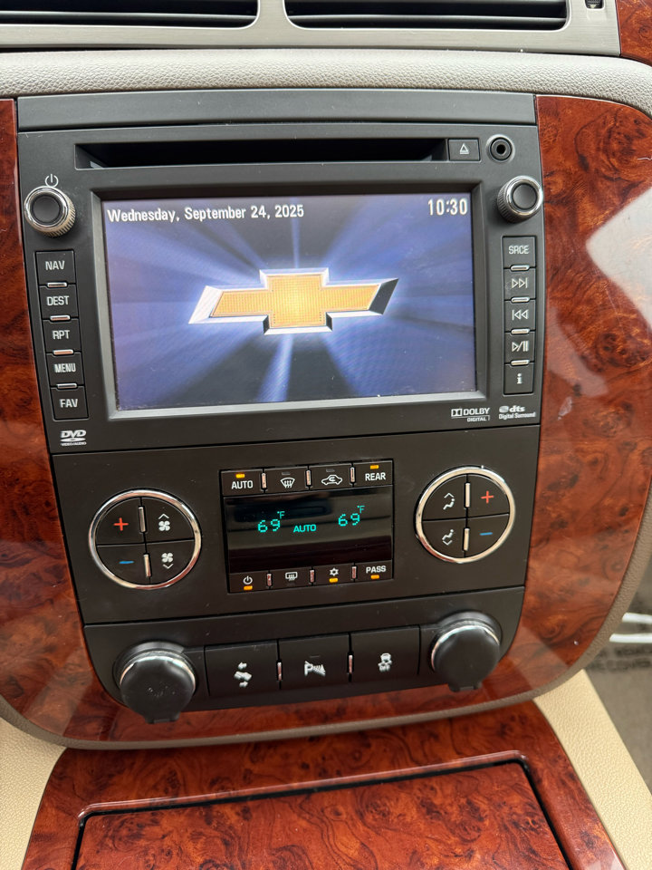 Used 2013 Chevrolet Tahoe LTZ image 17