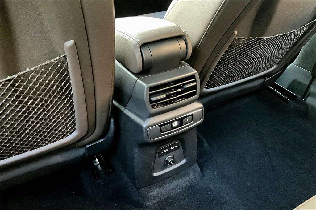 Used 2024 Audi Q4 e-tron Premium Plus image 10