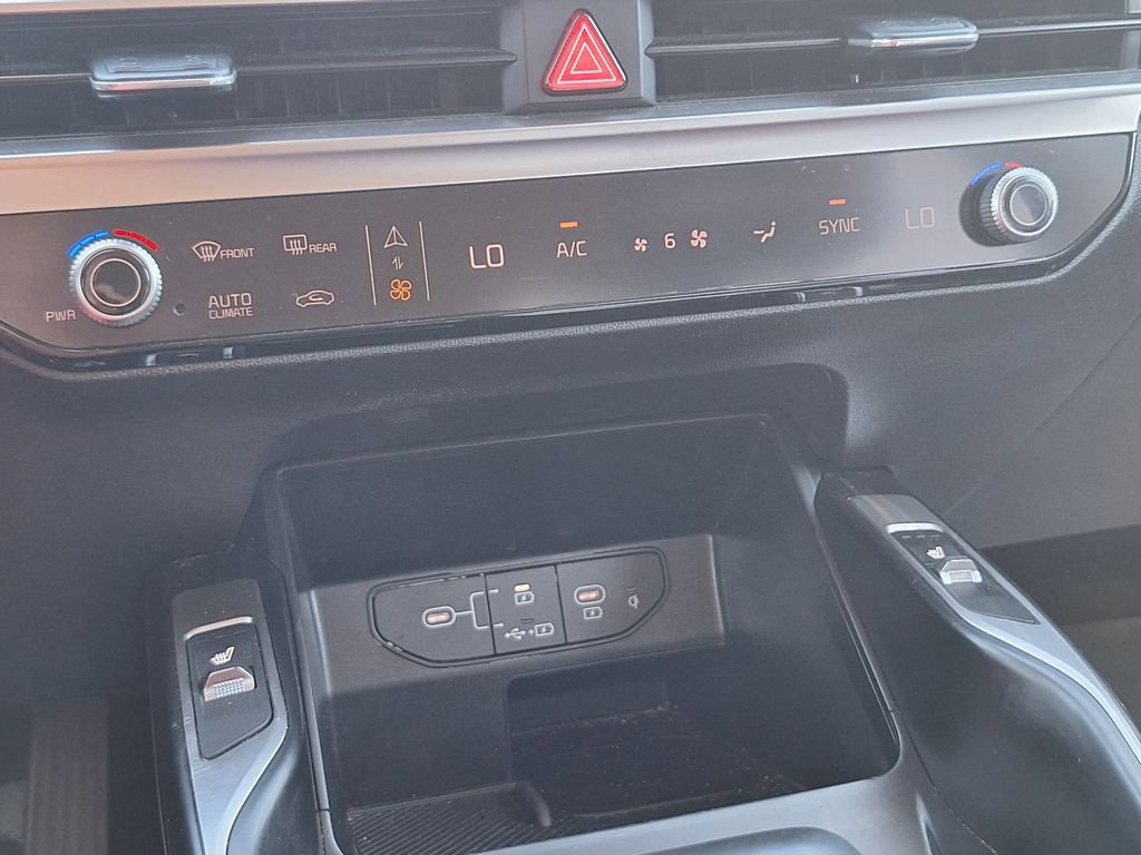 Used 2024 Kia Sorento S image 24