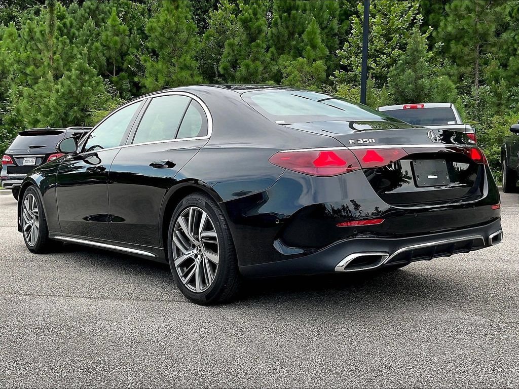Used 2024 Mercedes-Benz E 350 4MATIC Sedan image 3