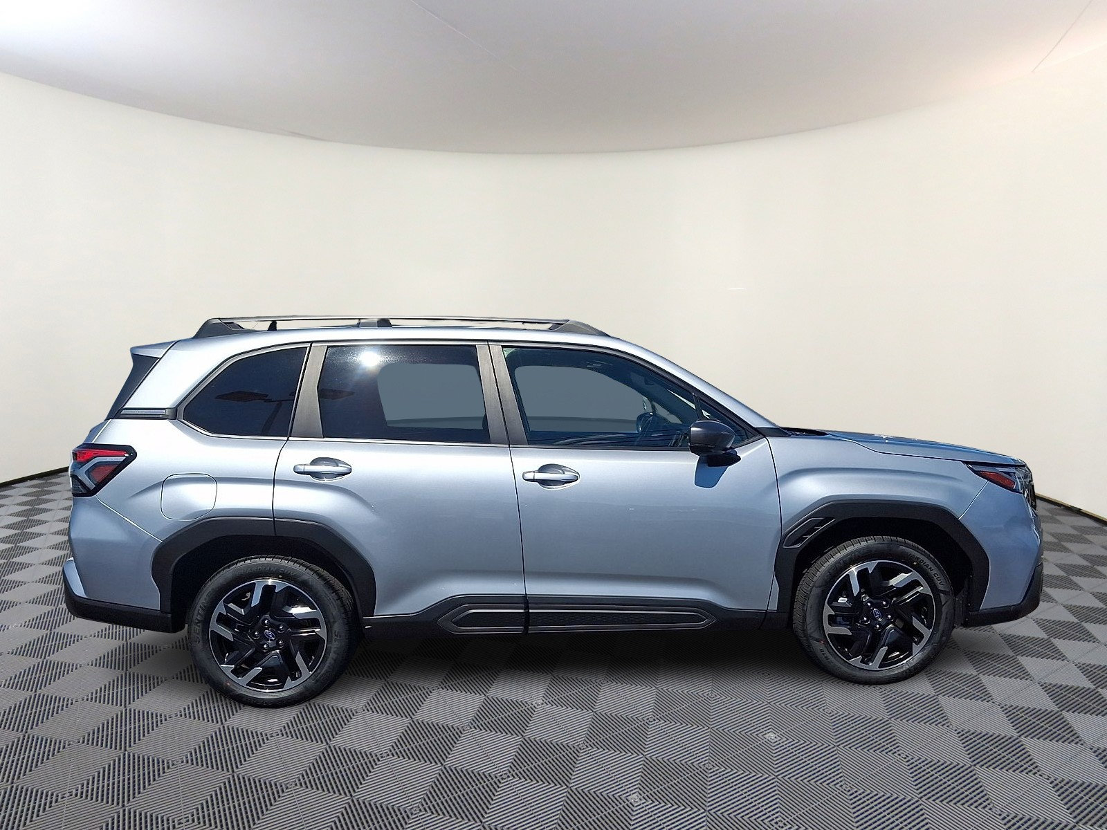 Used 2025 Subaru Forester Limited AWD/4WD image 8