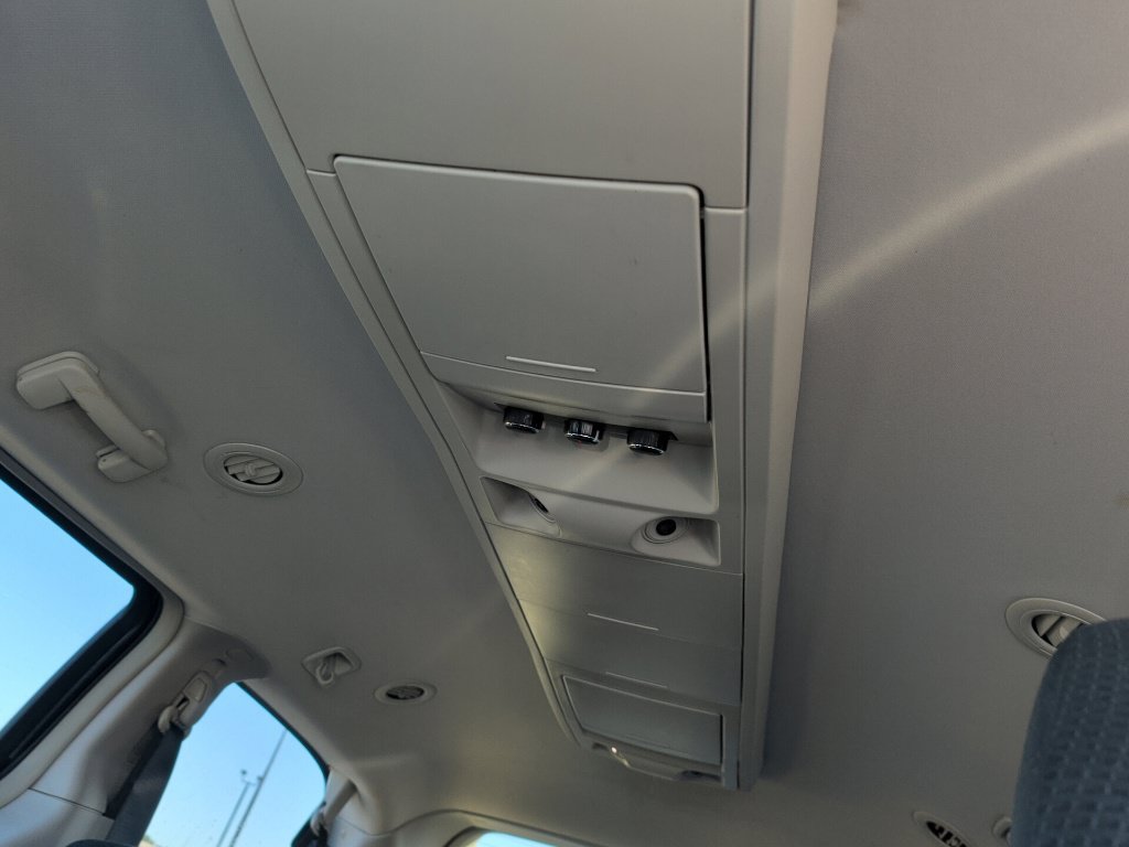 Used 2011 Chrysler Town & Country Touring FWD image 8