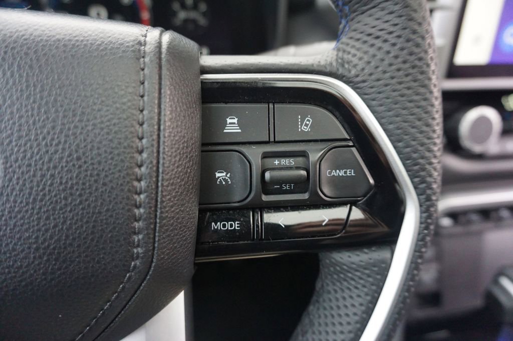 Used 2025 Toyota Tundra Platinum AWD/4WD image 9