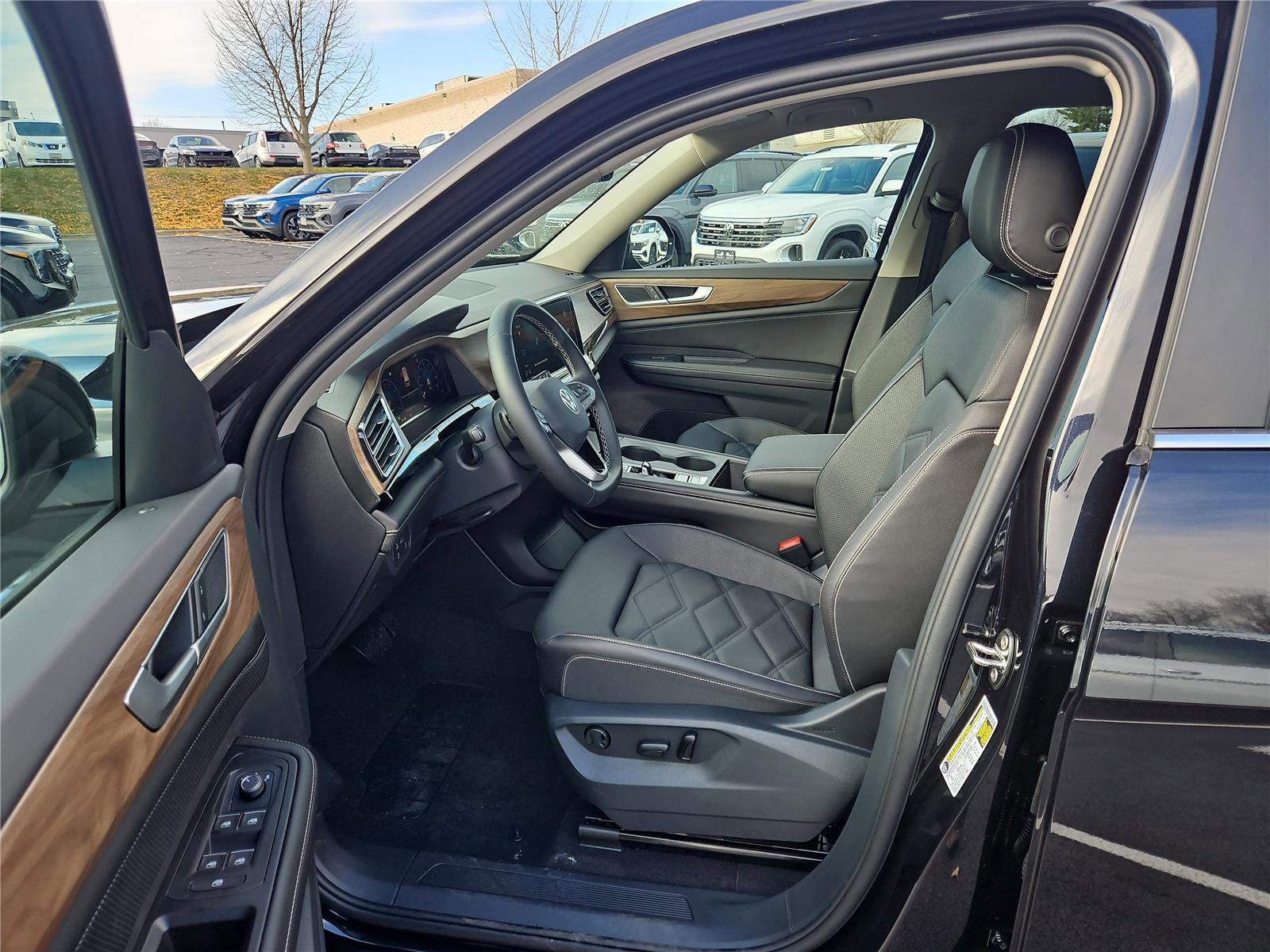 New 2026 Volkswagen Atlas SE image 14