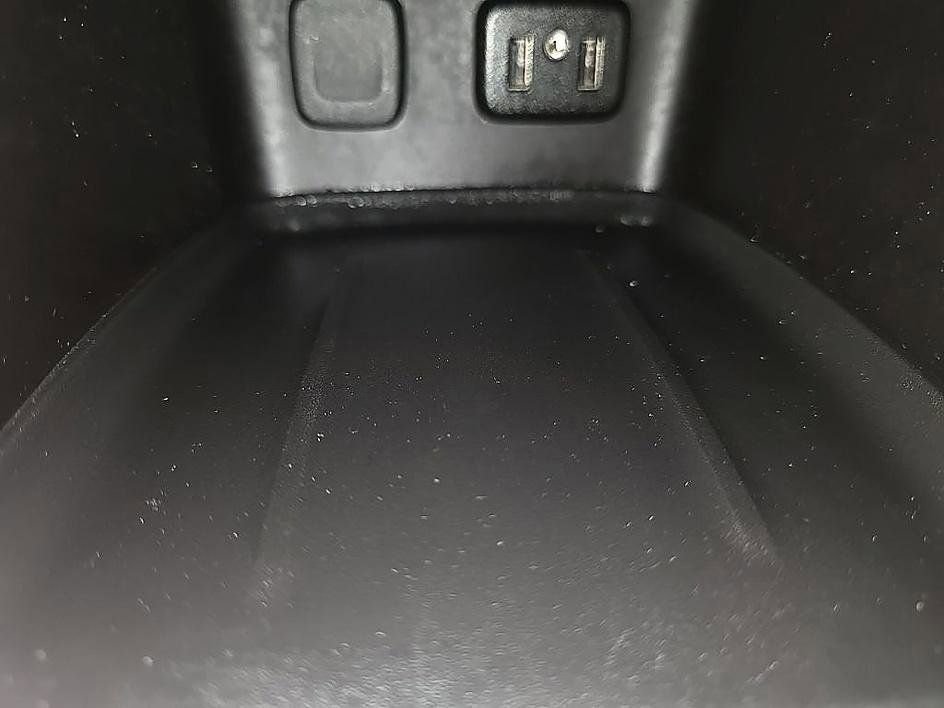 Used 2018 GMC Acadia SLE image 25