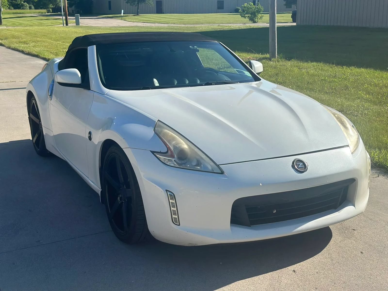 Used 2014 Nissan 370Z Touring RWD image 5