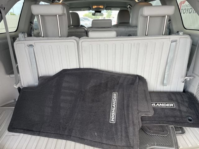 Certified 2019 Toyota Highlander Plus FWD image 16
