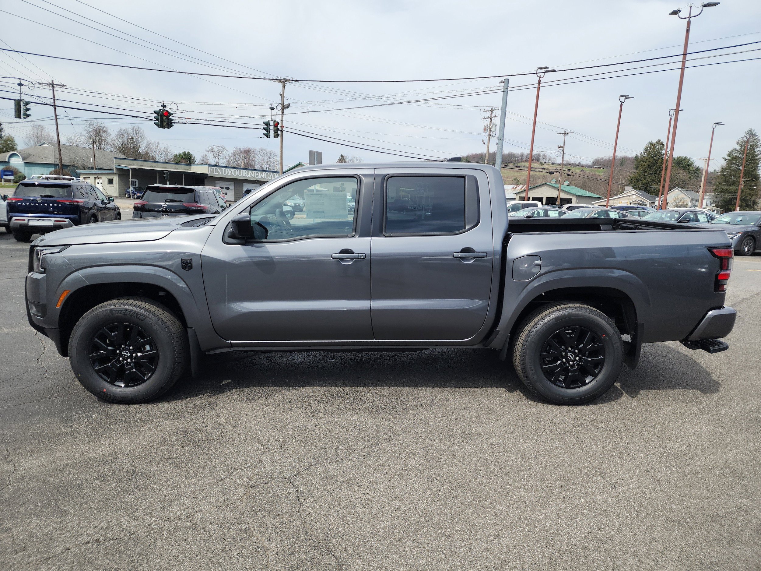 New 2026 Nissan Frontier SV image 5