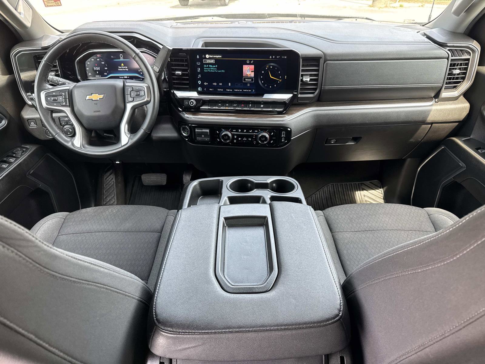 Used 2025 Chevrolet Silverado 1500 LT AWD/4WD image 19
