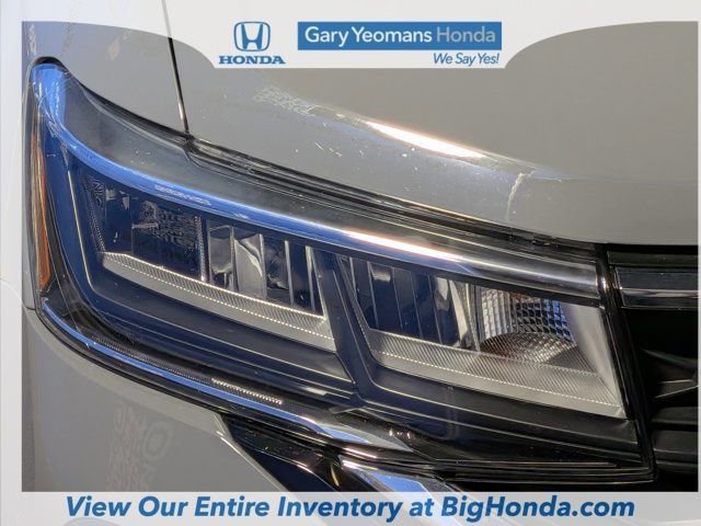 Used 2024 Volkswagen Taos SE image 10