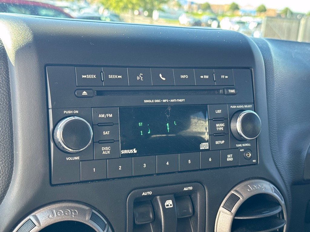 Used 2018 Jeep Wrangler Sport AWD/4WD image 18