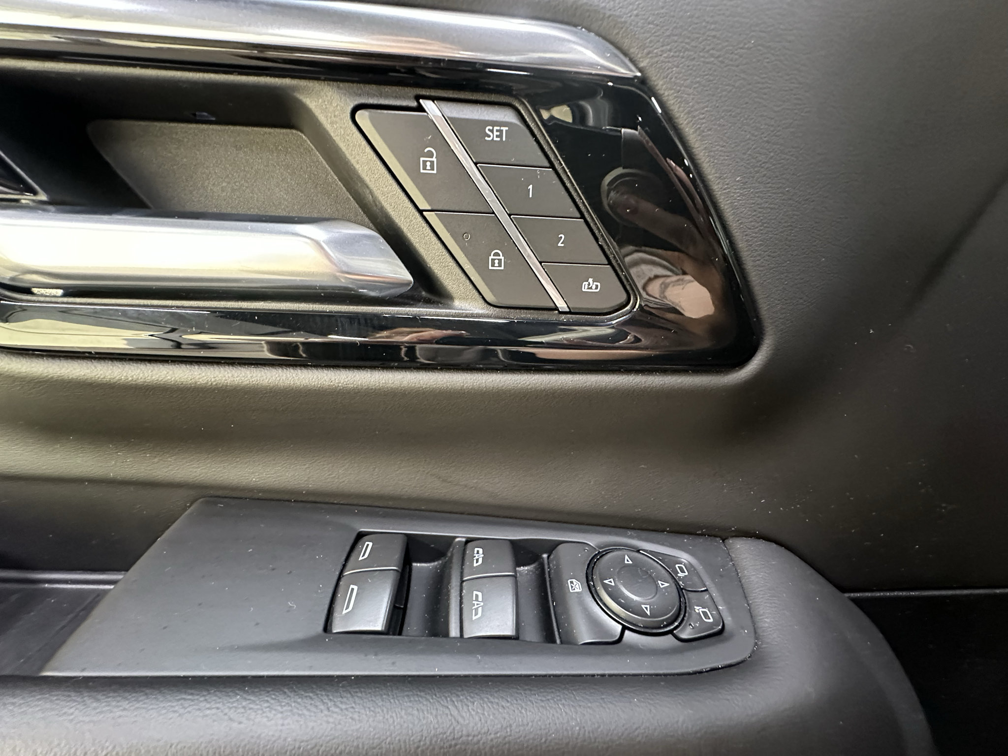 Certified 2025 Chevrolet Tahoe LT AWD/4WD image 25