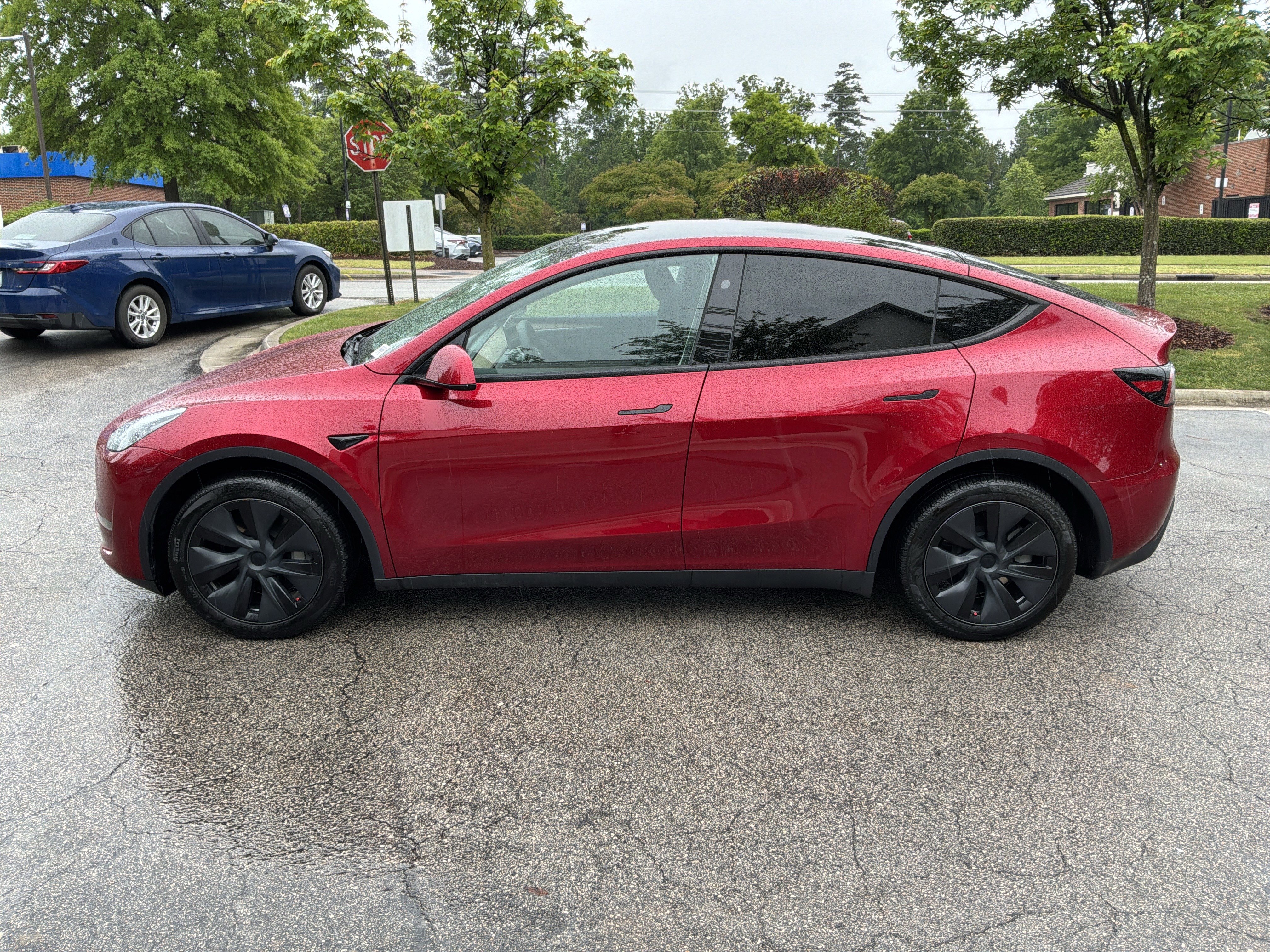 Used 2024 Tesla Model Y Long Range AWD/4WD image 7