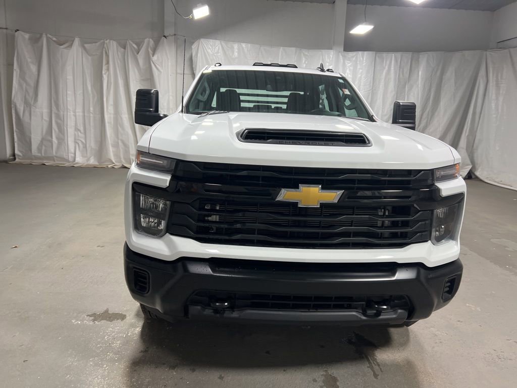 Used 2025 Chevrolet Silverado 3500 W/T image 2