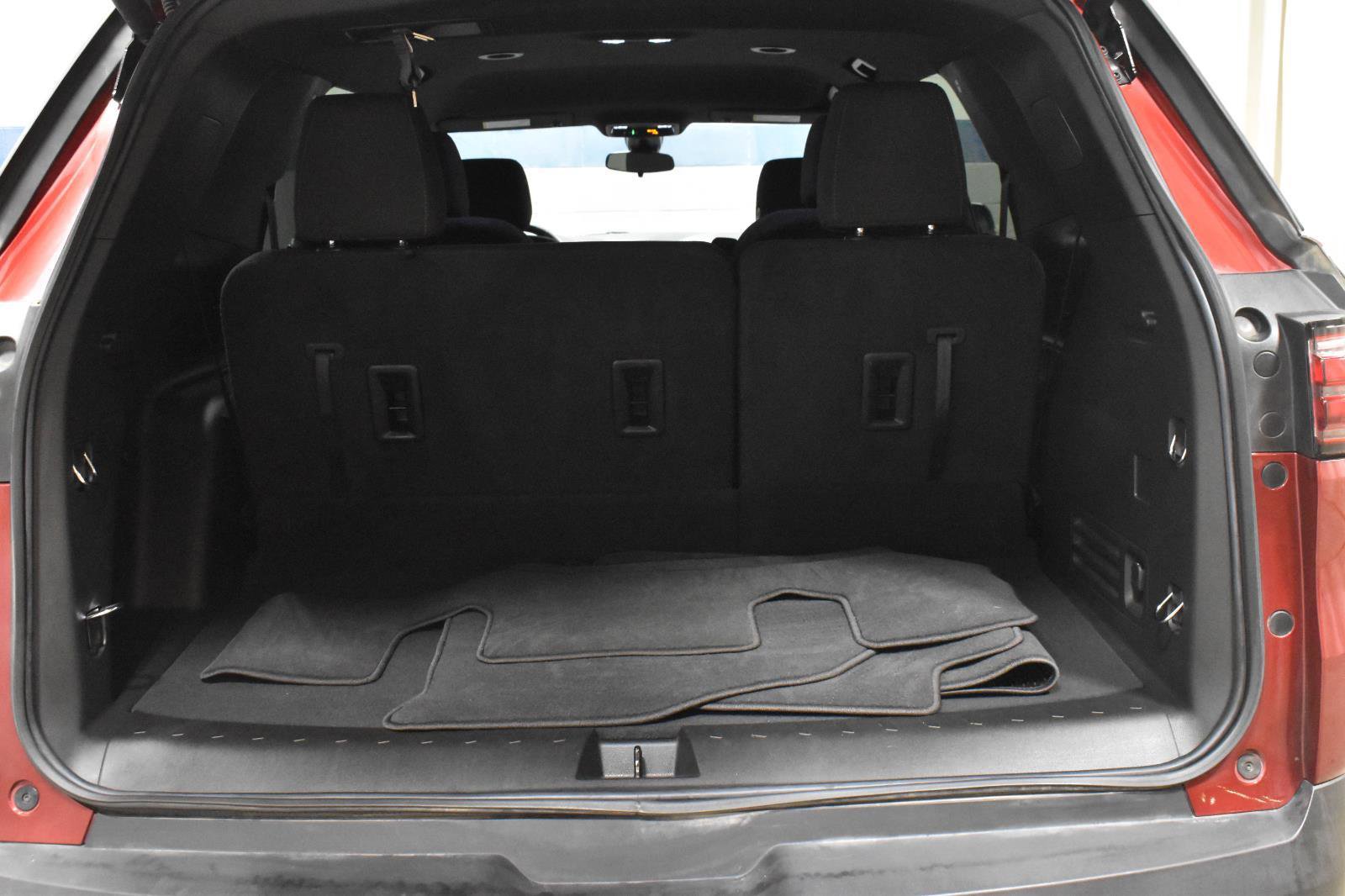 Used 2023 Chevrolet Traverse LT image 30