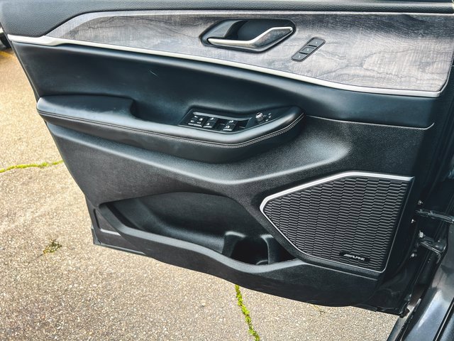 Used 2024 Jeep Grand Cherokee Limited 4xe image 16