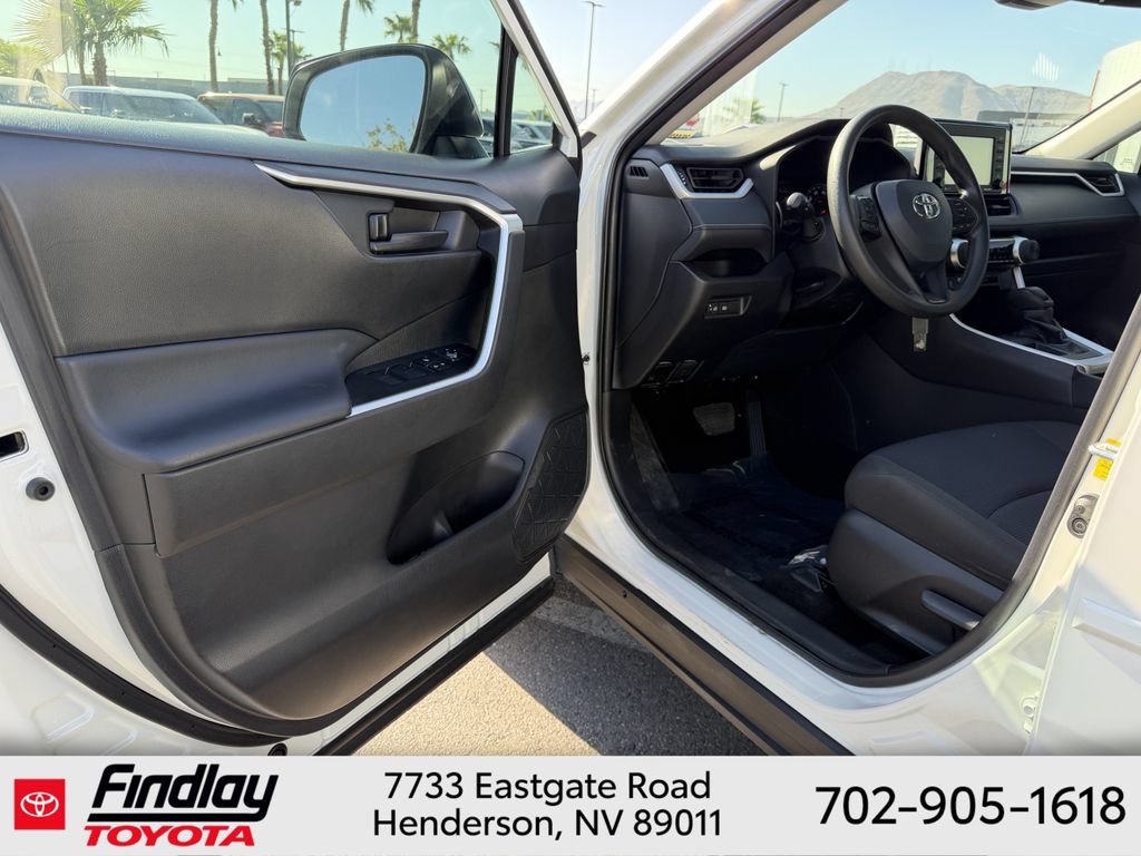 Used 2022 Toyota RAV4 LE w/ Carpet Mat Package (TMS) FWD image 5